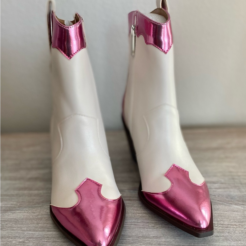 Corky’s Hot Metallic Pink & White Side Zip Ankle Pointed Toe Boots Shoes 8 - Picture 11 of 11